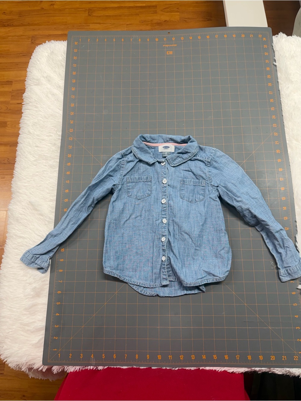 Girls' Light Blue Denim Button-Up Shirt  old navy 5T 5A